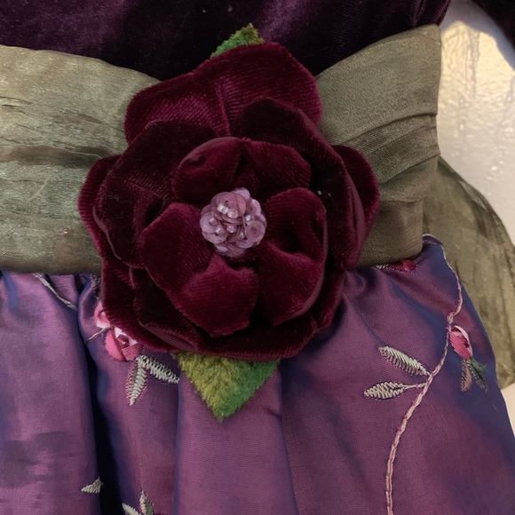 Plum purple dress with embroidered flowers - Picture 9 of 11